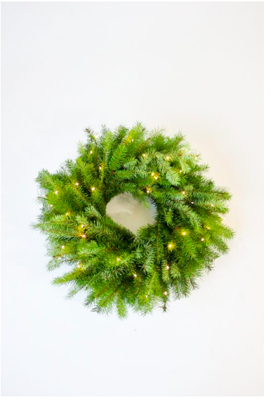 Fresh-Christmas-Wreath--deliacreates.com.png