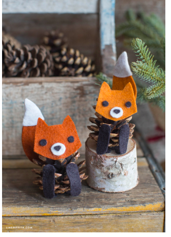 Pinecone Fox--liagriffith.com.png