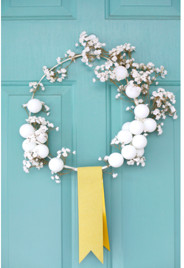 White-Winter-Wreath--abeautifulmess.com.png