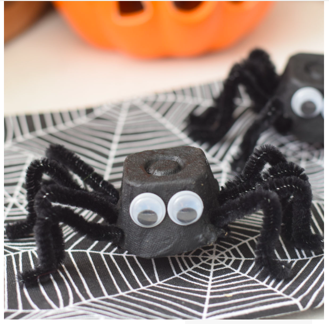 cc--fall--egg-carton-spider--kidfriendlythingstodo.com.png