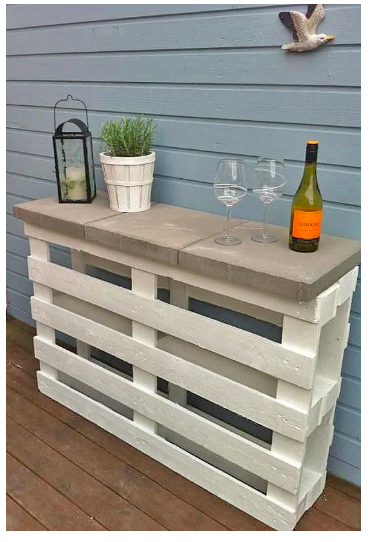 diy--Pallet-Outdoor-Bar--thegarenglove.com.png