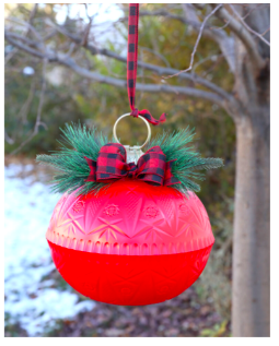 diy--ch--giant-christmas-ornaments--itsalwaysautumn.com.png