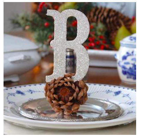 diy--ch--monogrammed-place-card--sourceunknown.png
