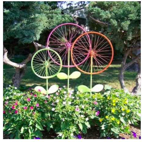 diy--sp--bicycle-wheel-flowers--thehankydresslady.com.png