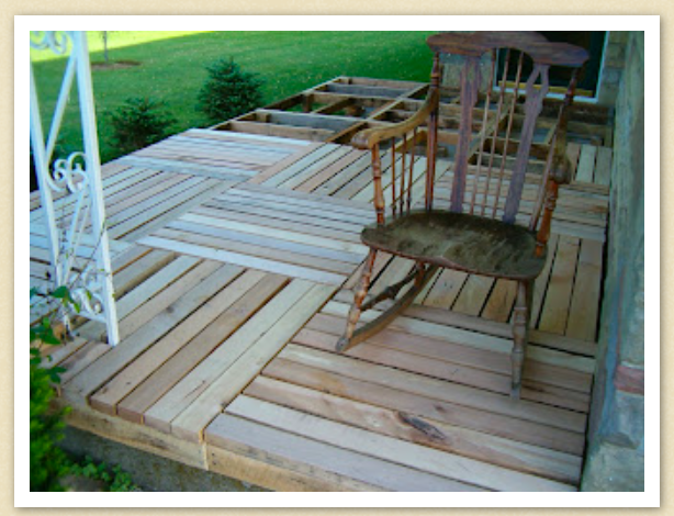 diy--sp--pallet-wood-porch--redoredux.com.png
