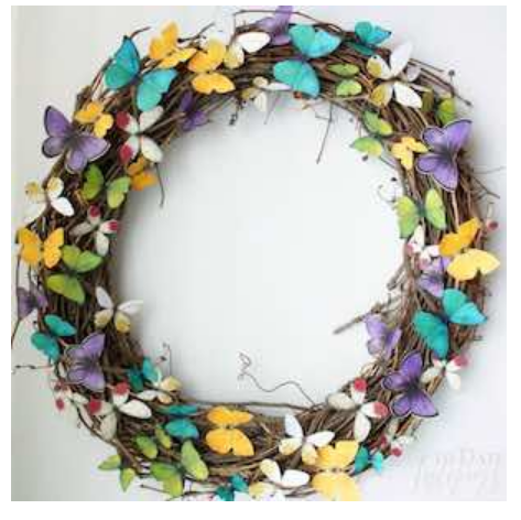 diy--spring--butterfly-wreath--uptodteinteriors.com.png