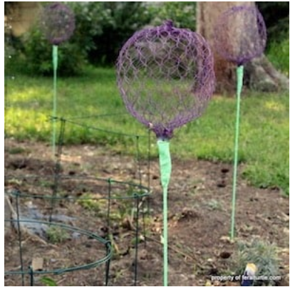 diy--spring--chicken-wire-flowers--feralturtle.com.png
