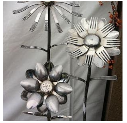 diy--spring--flower-spoon-garden-art--sourcunknown.png