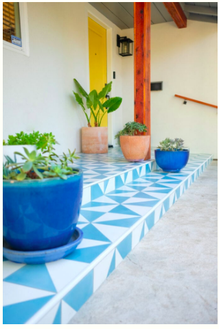 diy--spring--front-patio--lovelyindeed.com.png