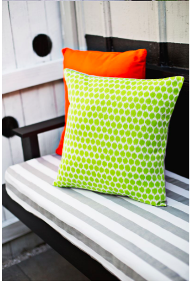 diy--spring--porch-pillows--abeautifulmess.com.png