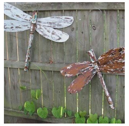diy--spring--table-leg-dragonflies--lucydesignonline.com.png