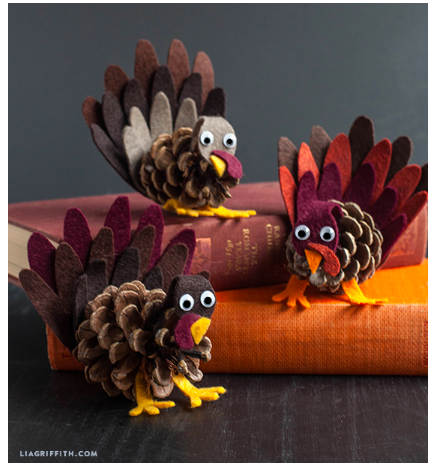cc--Pinecone-Turkeys--liagriffith.com.png