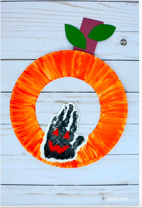 cc--h-handprint-pumpkin-wreath--non-gift-toys.com.png cc--h-handprint-pumpkin-wreath--non-gift-toys.com.png