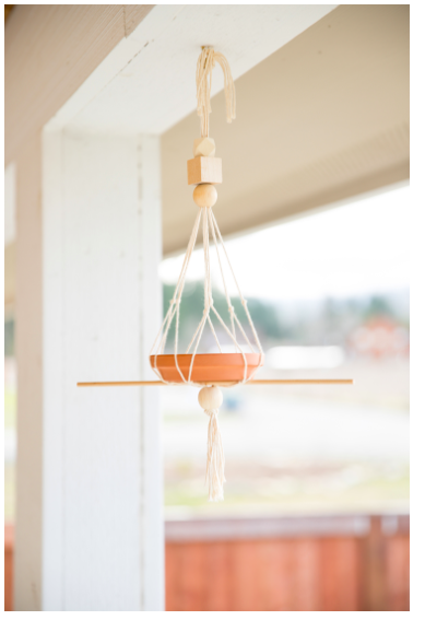 diy--sp--macrame-birdfeeder--deliacreates.com.png diy--sp--macrame-birdfeeder--deliacreates.com.png