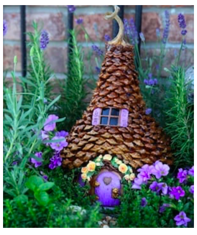 diy--sp--pinecone-roof-house--alittlefurinthepaint.com.png