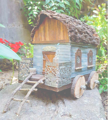 diy--sp--re-purposed-gypsy-caravan--acraftymix.com.png