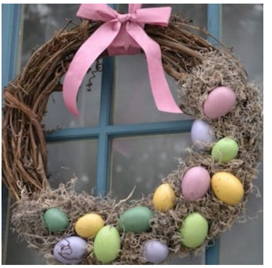 diy--spring--egg-mos-wreath--sourceunkown.png