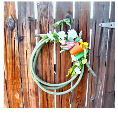 diy--spring--hose-wreath--littlevintagecottage.com.png